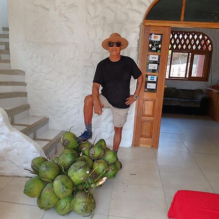 Royal Galapagos Inn プエルト・バケリソ・モレノ エクステリア 写真