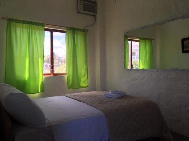 Royal Galapagos Inn プエルト・バケリソ・モレノ エクステリア 写真