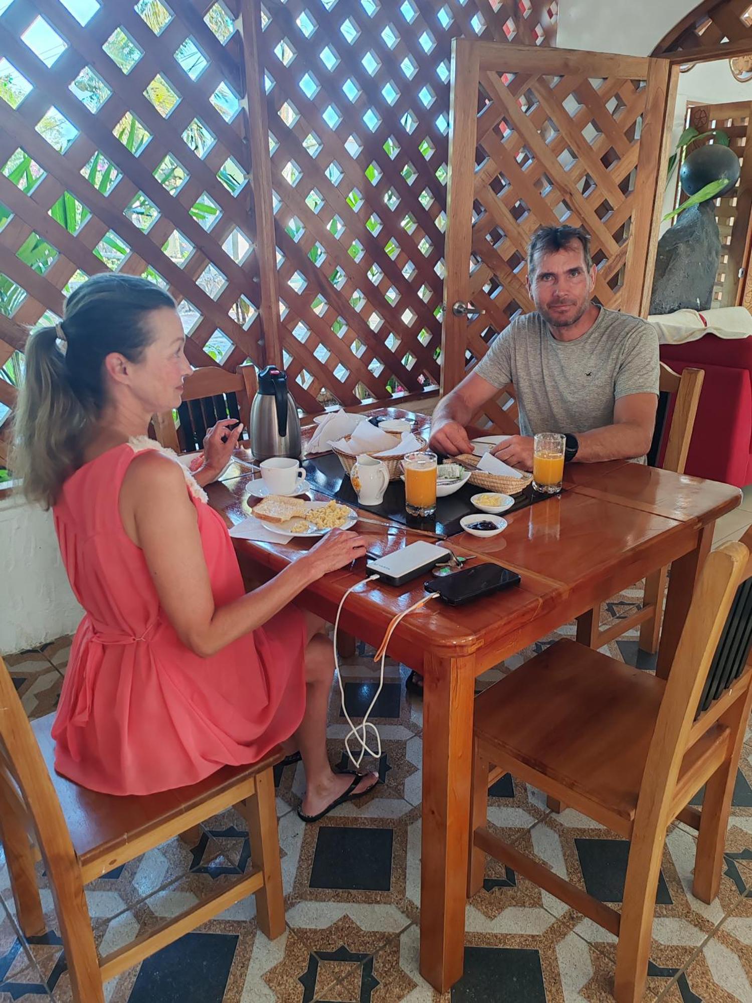 Royal Galapagos Inn プエルト・バケリソ・モレノ エクステリア 写真